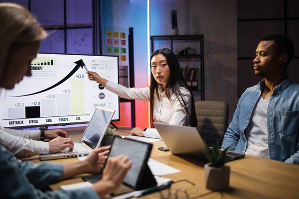 Quel est le meilleur logiciel pour analyser et visualiser des données scientifiques complexes?